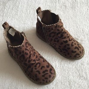 GAP toddler leopard/cheetah booties